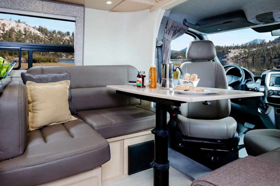 2016 Libero shown in Sierra Maple cabinets & Mirage Décor.