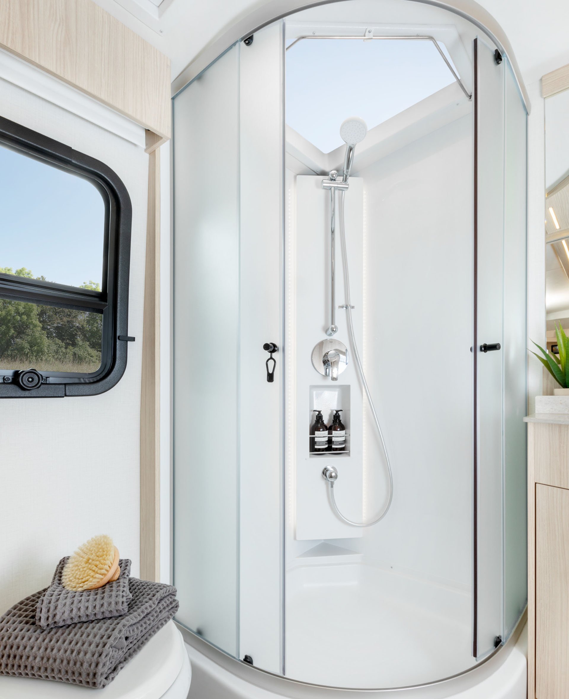 Wonder Murphy Bed Lounge Shower